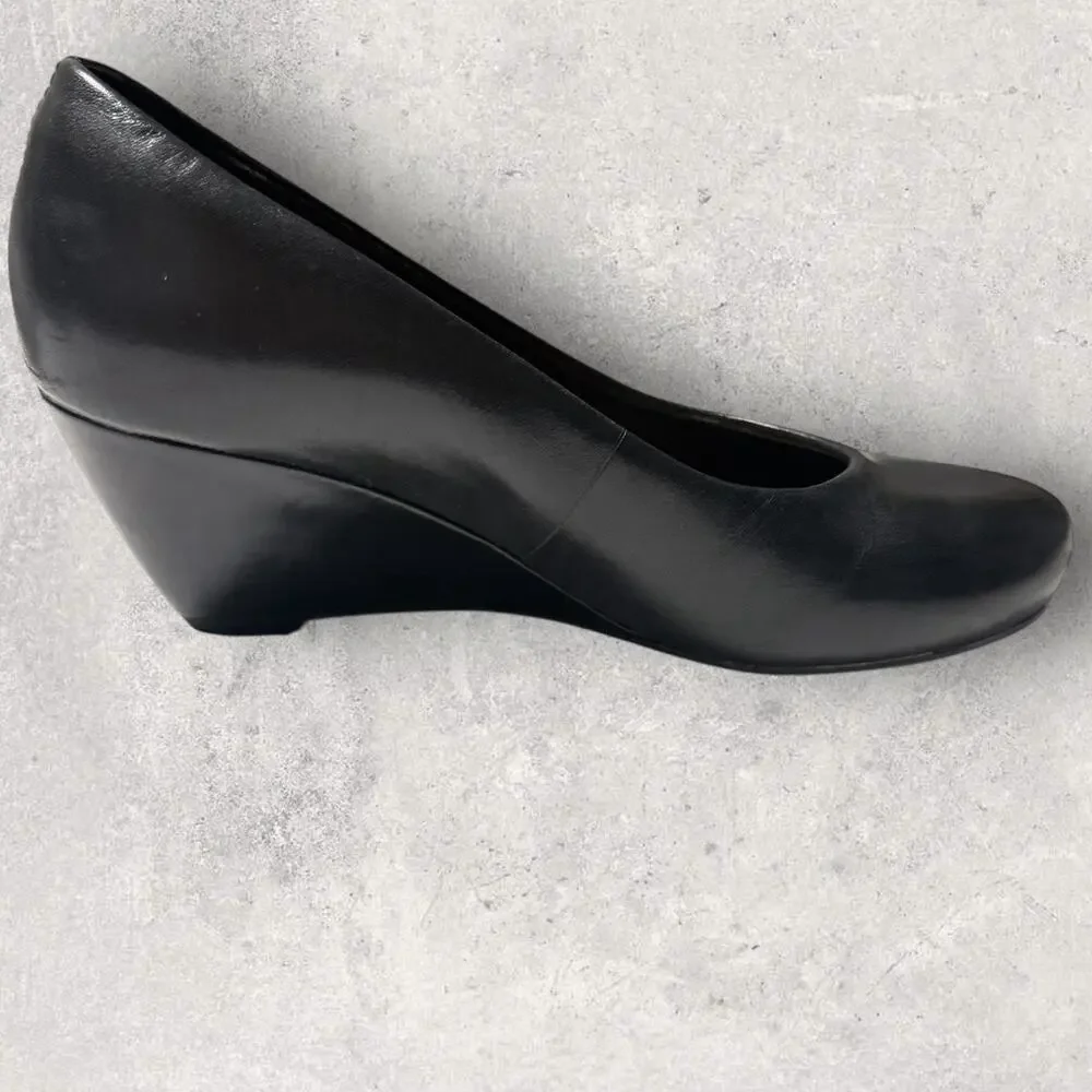 Clarks Artisan Women's Black Leather Slip On Wedge Heel SZ/5M